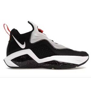 Nike‎ LeBron Soldier 14 Men's Basketball Shoes Black Whitte Size 11 NEW